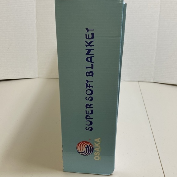 $49 New! OSAKA Super Soft Baby/ Toddler Blanket in Soccer Player Design - Picture 8 of 8